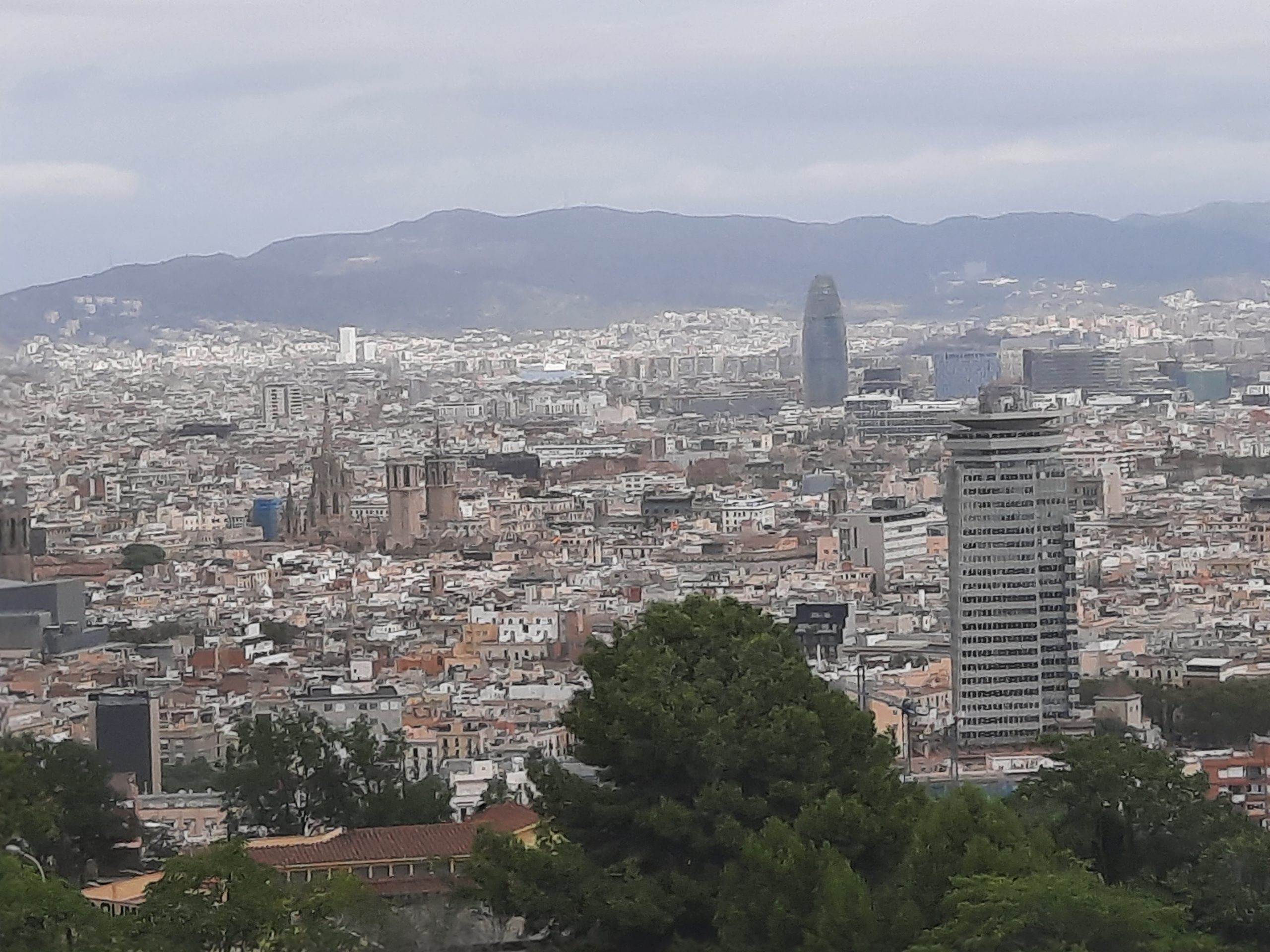 Barcelona repülővel - február (4 nap) Irányár: 149.900 Ft/fő